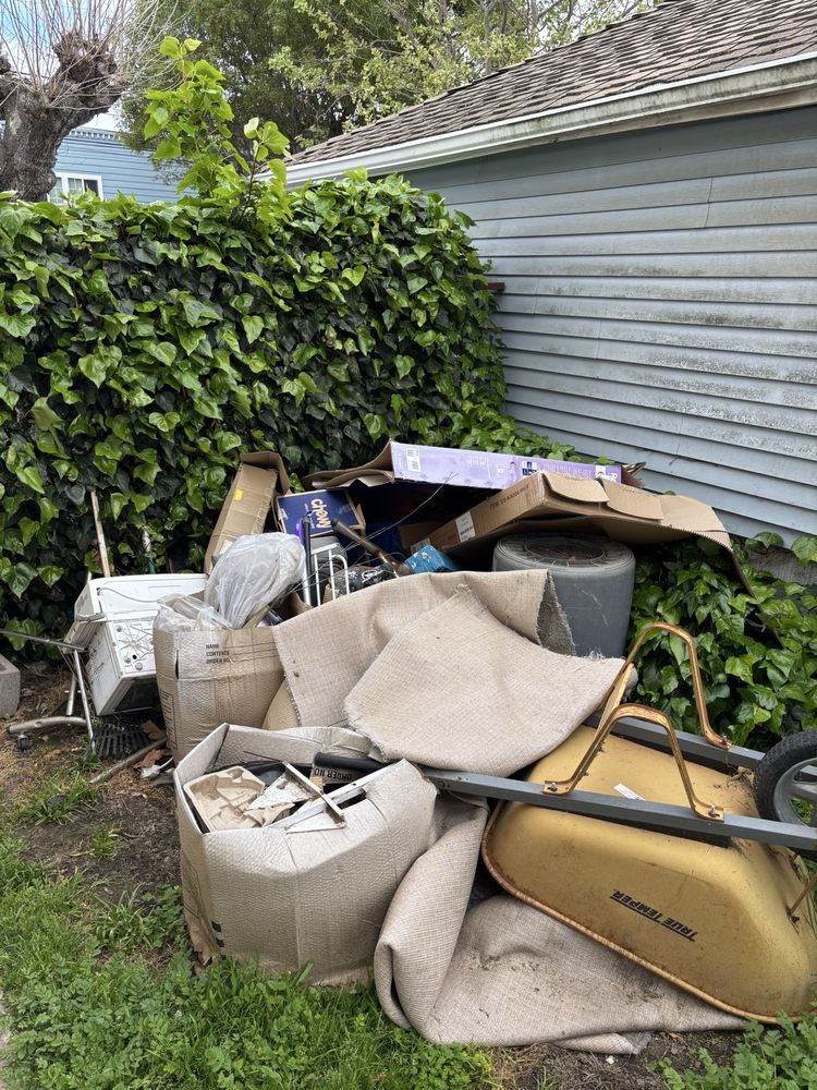 Hauling and Junk Removal in Pacifica, CA Hauling and Junk Removal in Pacifica, CA